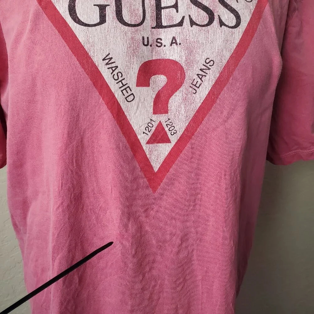 VTG Guess big logo faded red/pink large tshirt - Picture 5 of 8